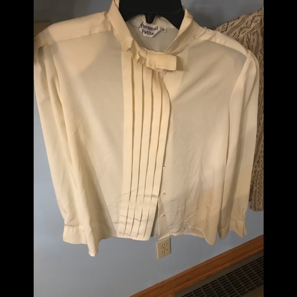 Laurel Jones New York Tops - Cream Blouse Size 12. Like New